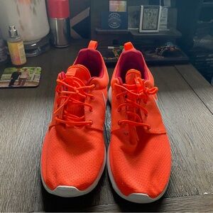 Nike Roshe Lifestyle Sneakers